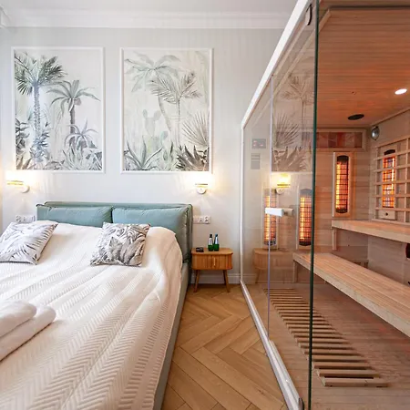 Ola Grand Sauna & Jacuzzi דירה *