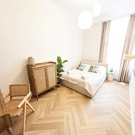 Ola Grand Sauna & Jacuzzi Апартаменты *