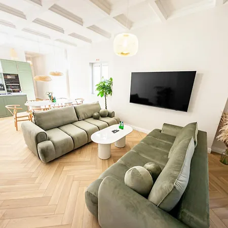 Ola Grand Sauna & Jacuzzi