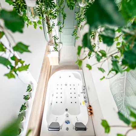 Ola Grand Sauna & Jacuzzi * Γκντανσκ