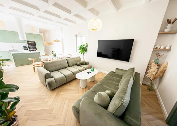 Ola Grand Sauna & Jacuzzi