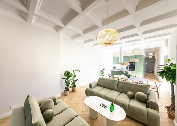 Ola Grand Sauna & Jacuzzi Apartment *