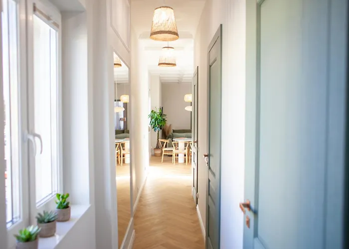 Ola Grand Sauna & Jacuzzi アパート *